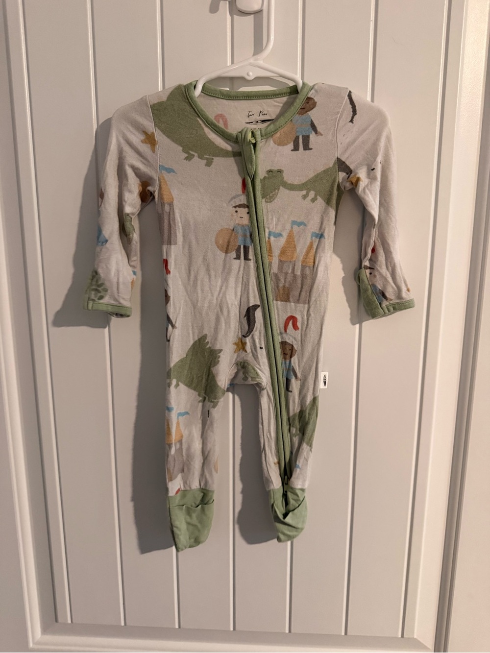 Two peas clothing bamboo convertible footie pajamas fairytale dinosaur 3-6 mo